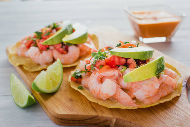 Plato con camarones preparados